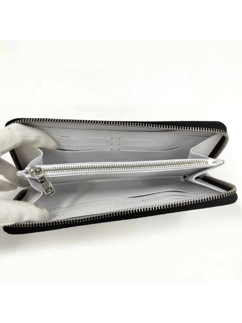 Louis Vuitton Taigarama Zippy Wallet Horizontal
